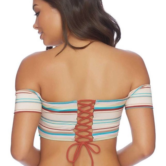 Reef Other - Reef Festival Tribe Cold Shoulder Crop Top XS